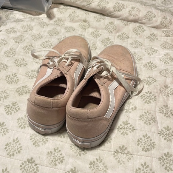 Vans - Picture 1 of 2